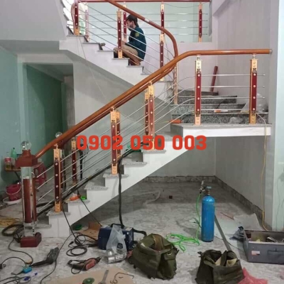 THI CÔNG CẦU THANG KÍNH TIỀN GIANG