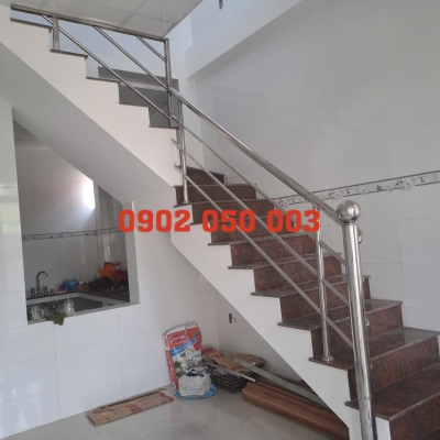 LẮP CẦU THANG NHÔM KÍNH GIÁ TỐT TIỀN GIANG