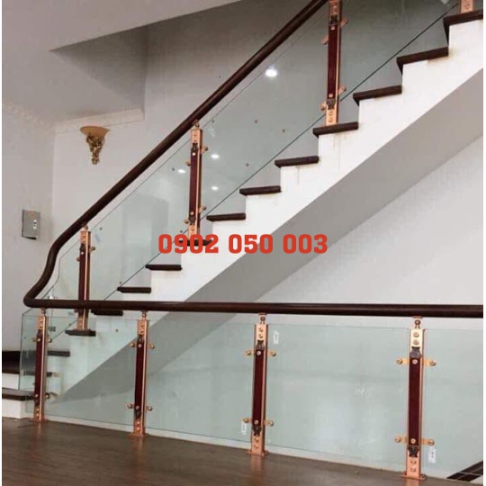 THI CÔNG CẦU THANG KÍNH CÁI BÈ