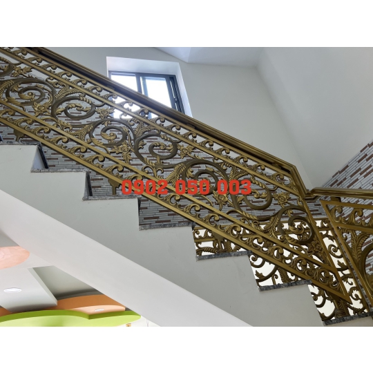 THI CÔNG CẦU THANG NHÔM ĐÚC CÁI BÈ