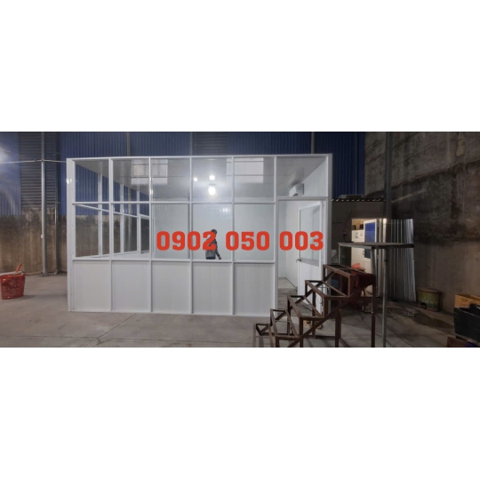 Thi công Văn phòng nhôm kính kết hợp vách panel