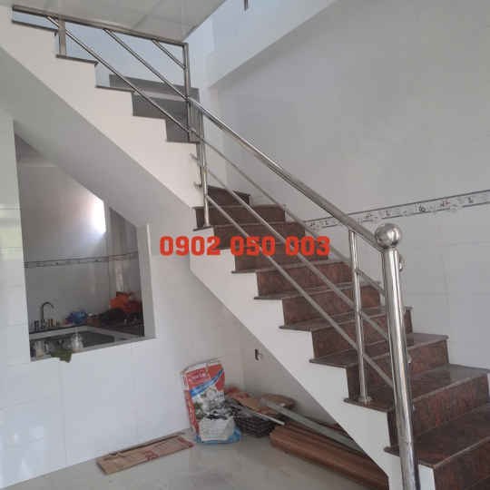LẮP CẦU THANG NHÔM KÍNH GIÁ TỐT TIỀN GIANG